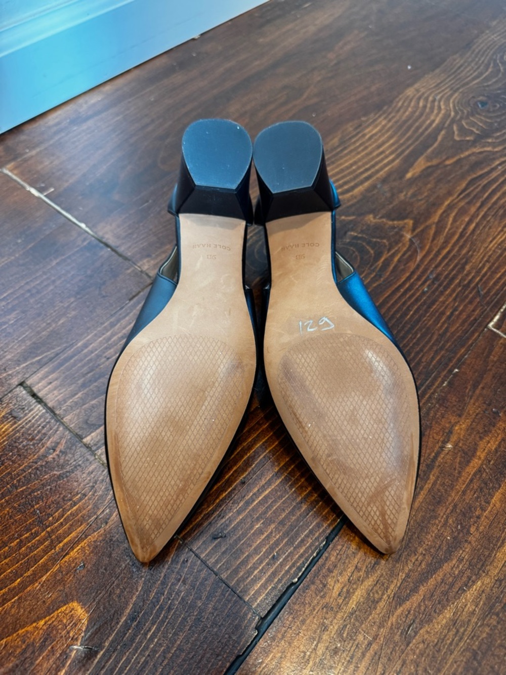 Cole‎ Haan Black Pointed Toe Cutout Block Heel Pumps - Picture 3 of 10
